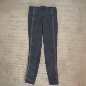 LULULEMON LEGGINGS size: 8 Gray w/ side detailing